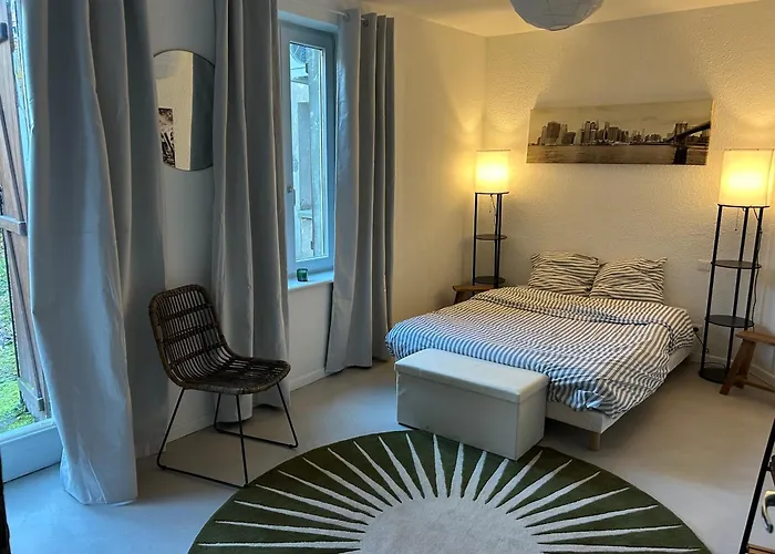 La Maison Du Bourg Privatunterkunft *