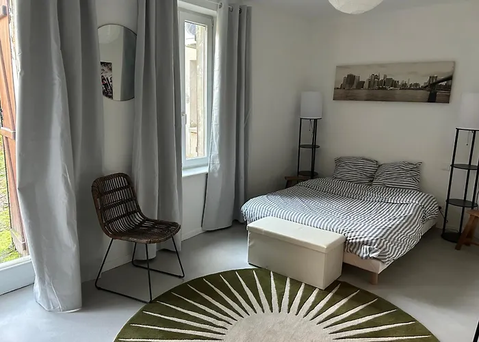 La Maison Du Bourg Privatunterkunft *